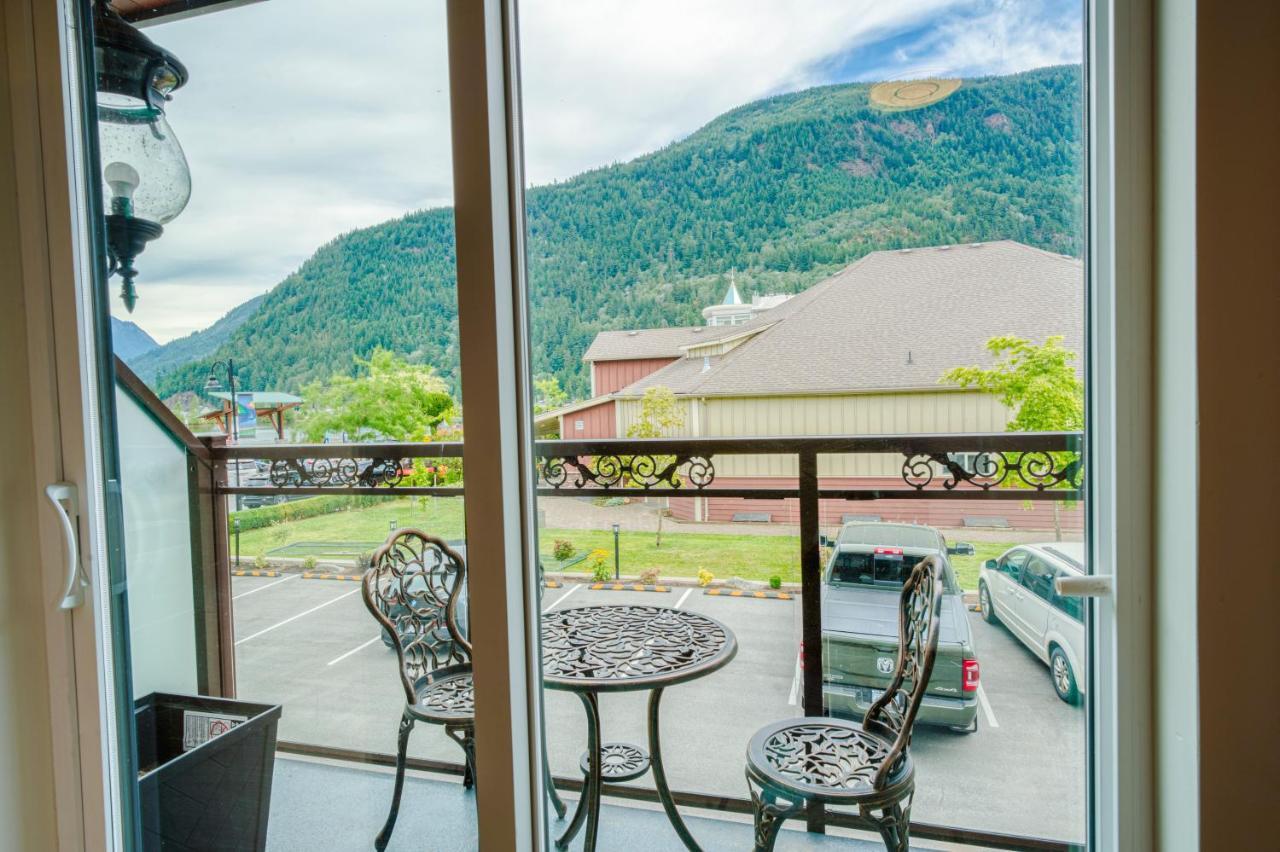 Harrison Grand Motel Harrison Hot Springs Εξωτερικό φωτογραφία