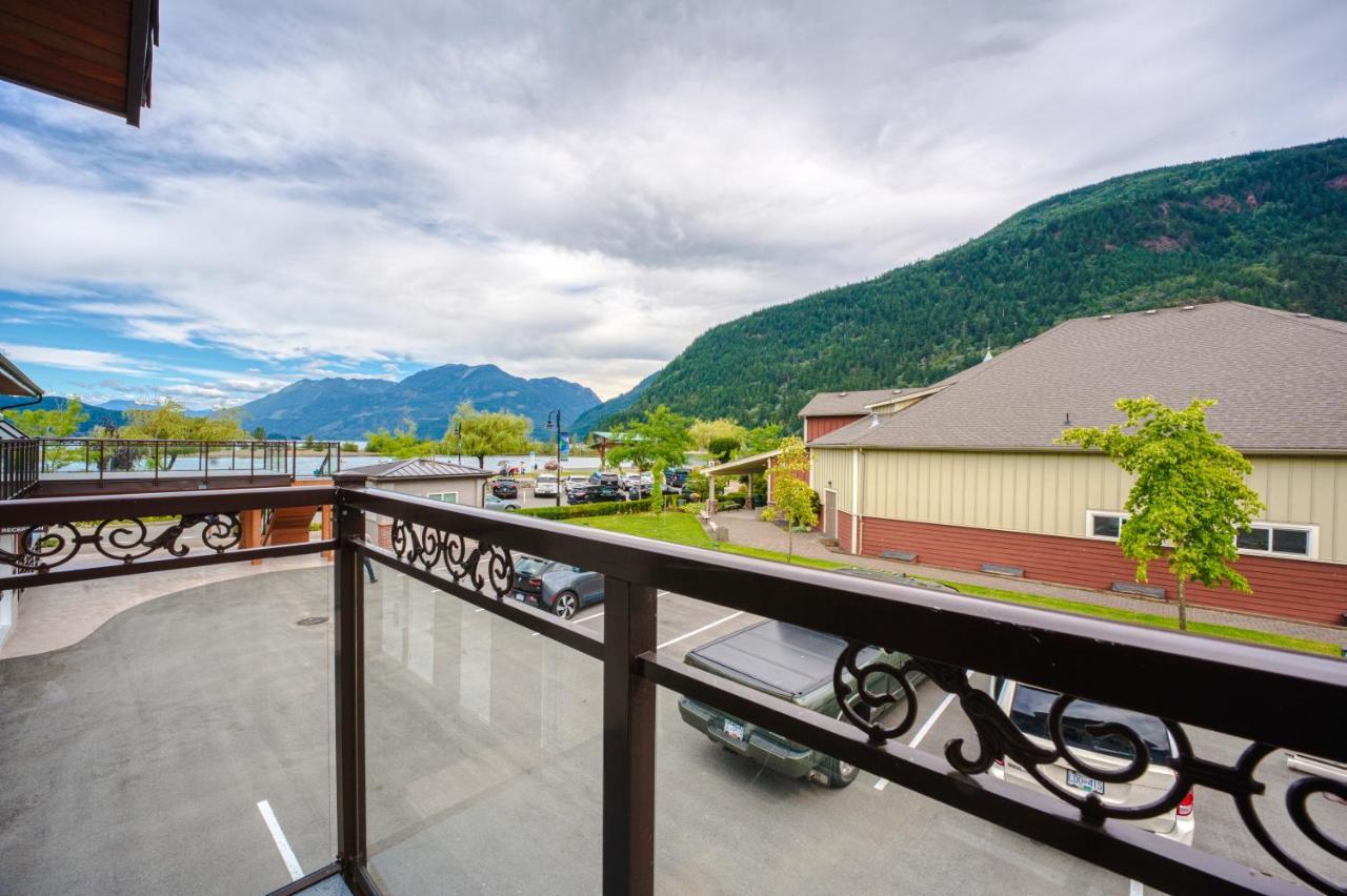 Harrison Grand Motel Harrison Hot Springs Εξωτερικό φωτογραφία