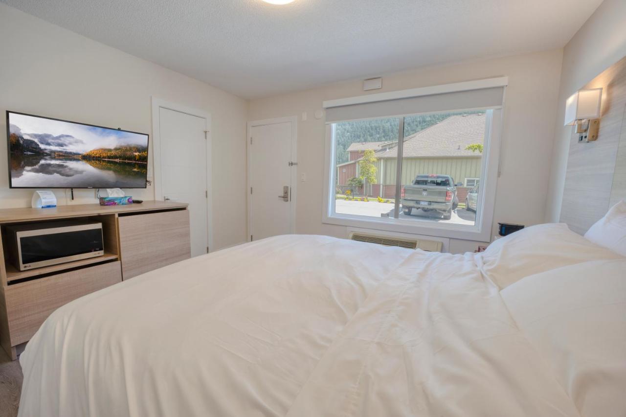 Harrison Grand Motel Harrison Hot Springs Εξωτερικό φωτογραφία